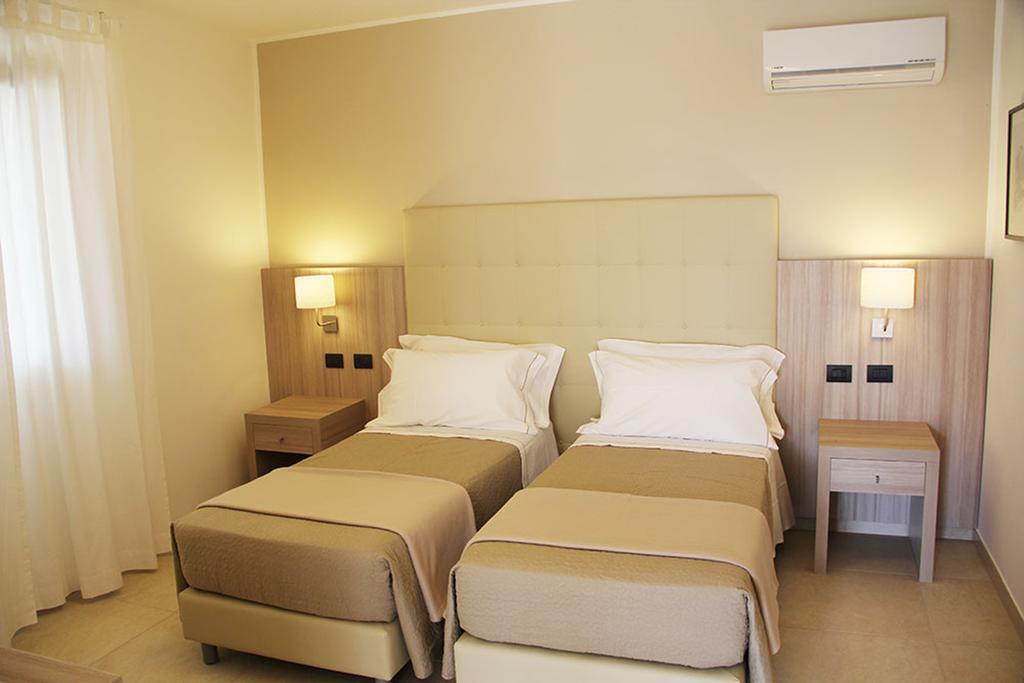 Hostal Relais Lali' Mottola Habitación foto